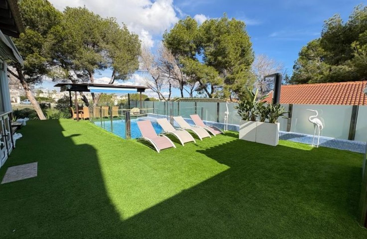 Reventa - Villa -
Orihuela Costa