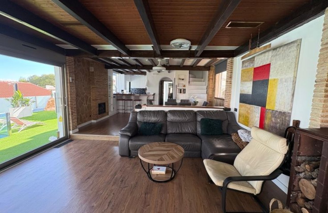 Reventa - Villa -
Orihuela Costa