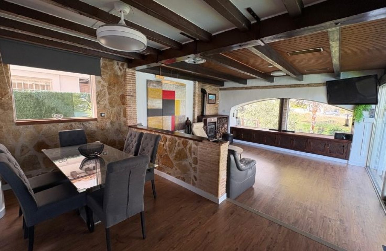 Reventa - Villa -
Orihuela Costa