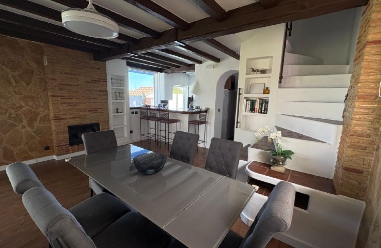 Reventa - Villa -
Orihuela Costa