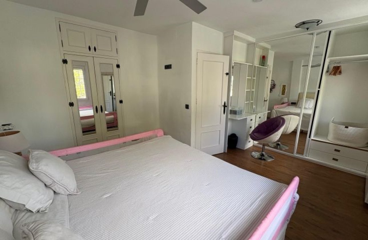 Reventa - Villa -
Orihuela Costa