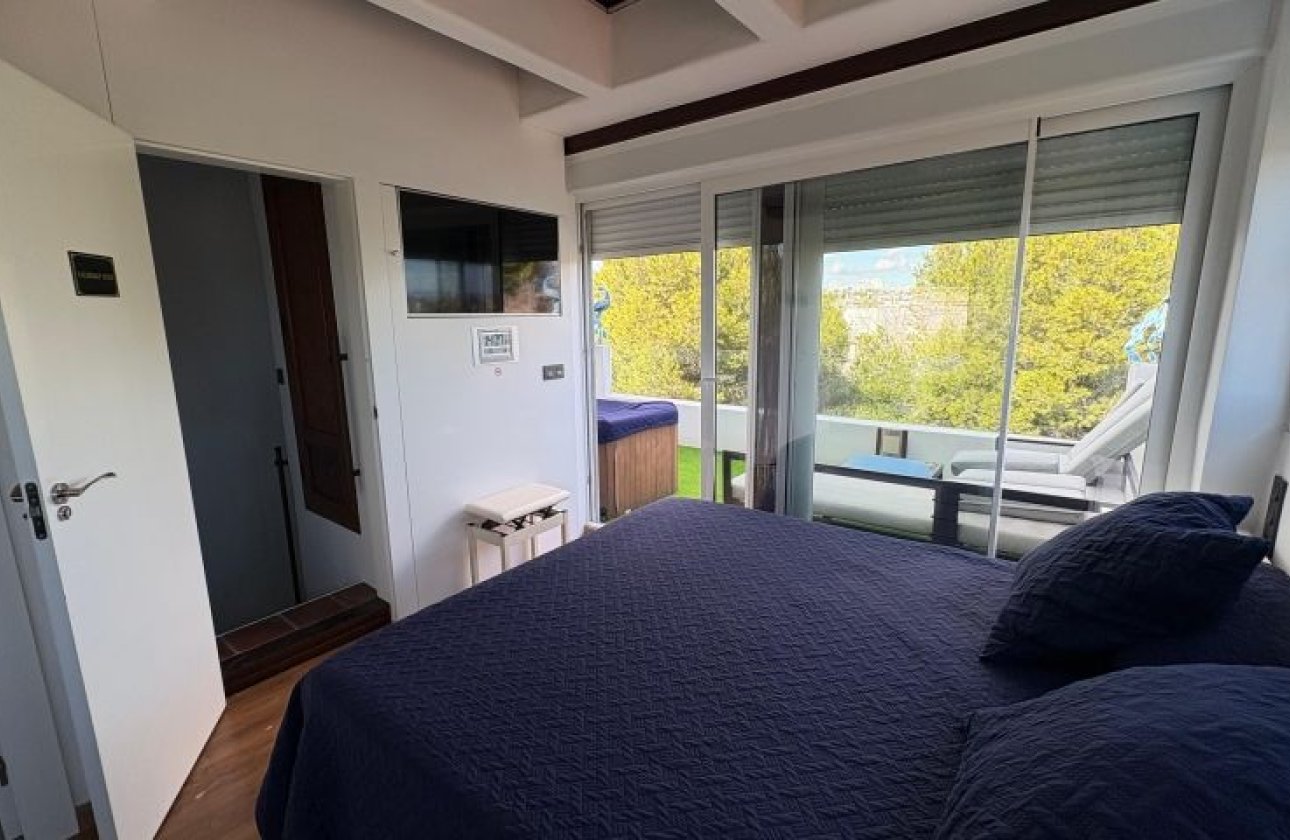 Reventa - Villa -
Orihuela Costa