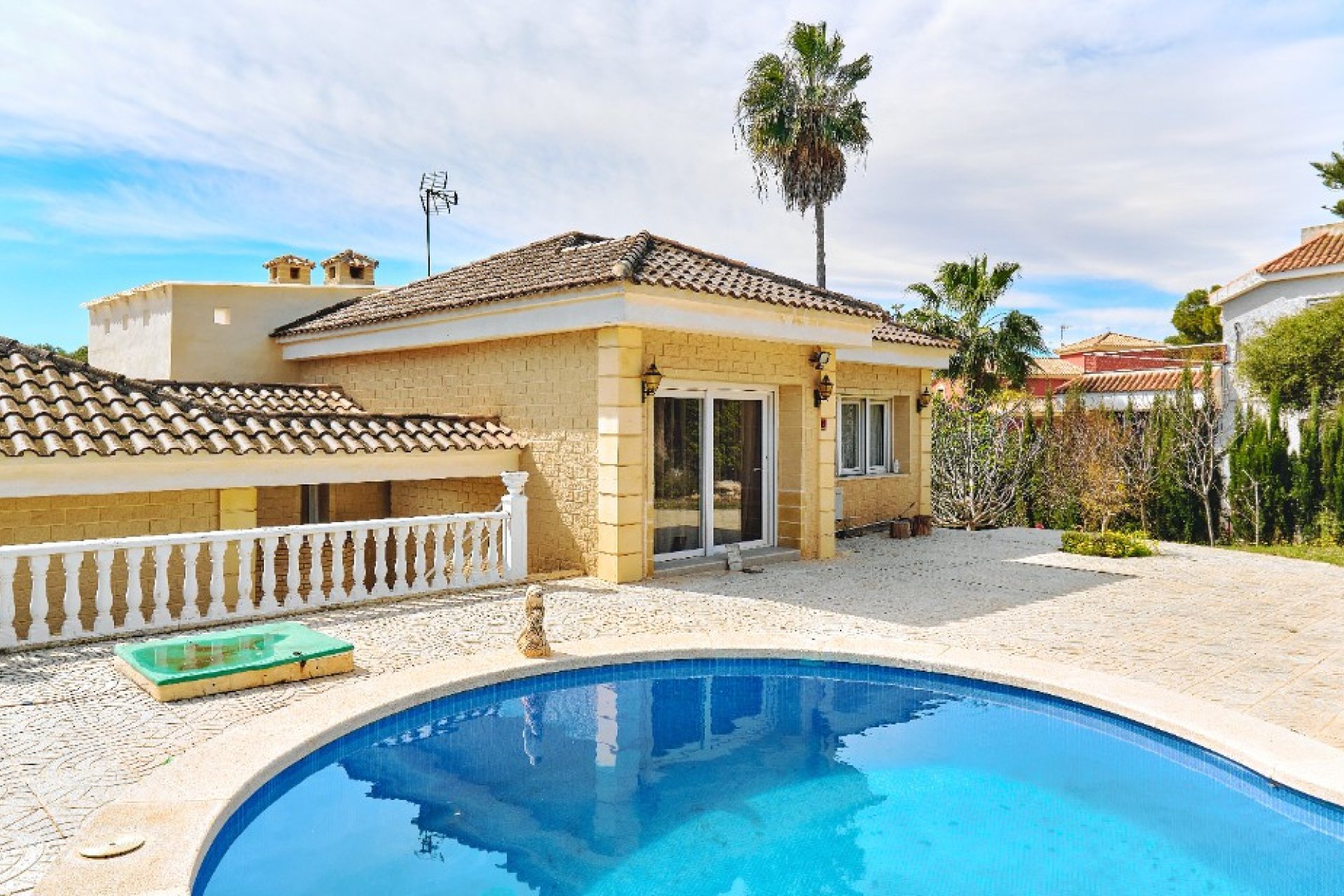 Reventa - Villa -
Orihuela - Dehesa de Campoamor