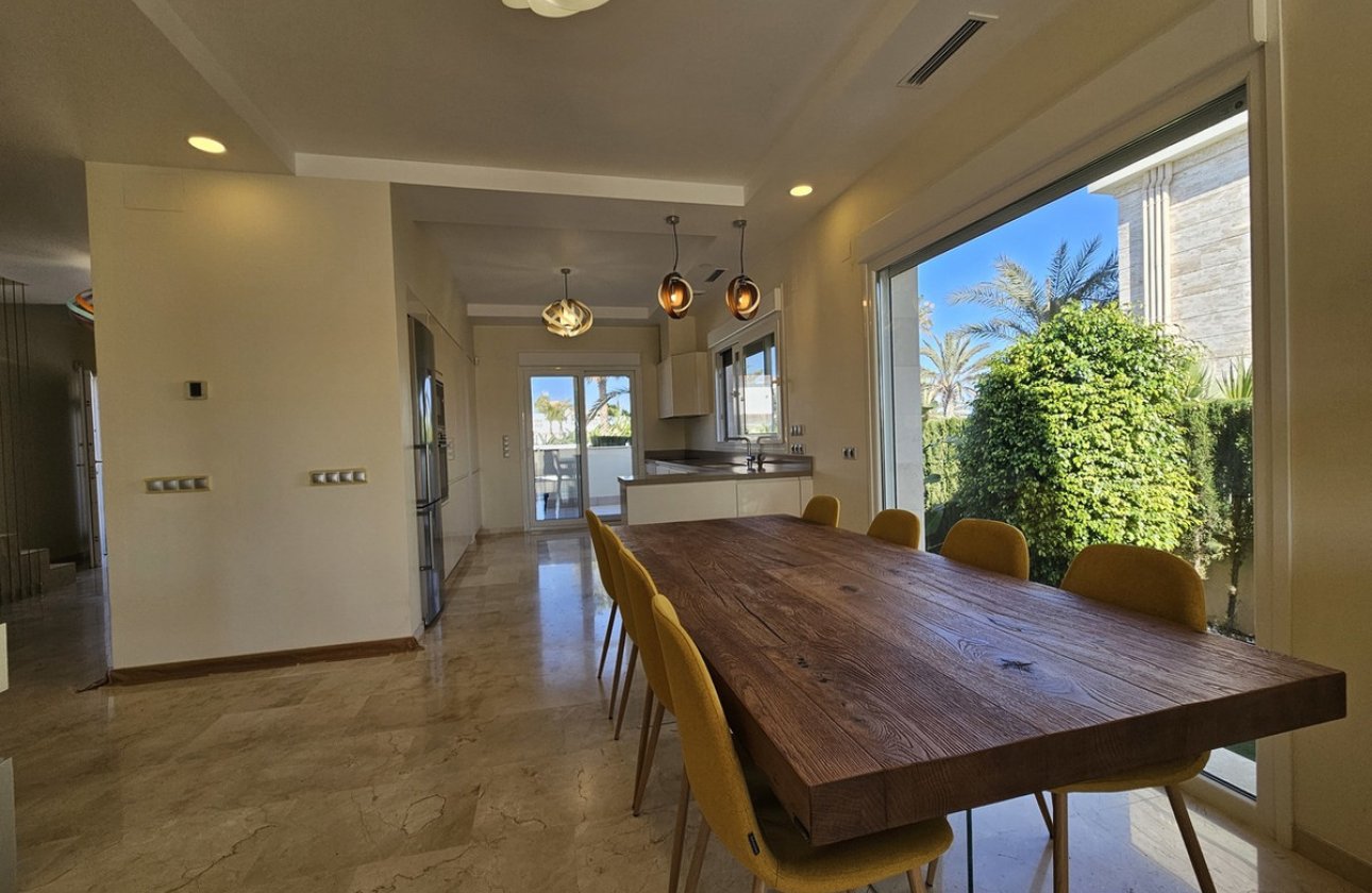 Reventa - Villa -
Orihuela - La Zenia
