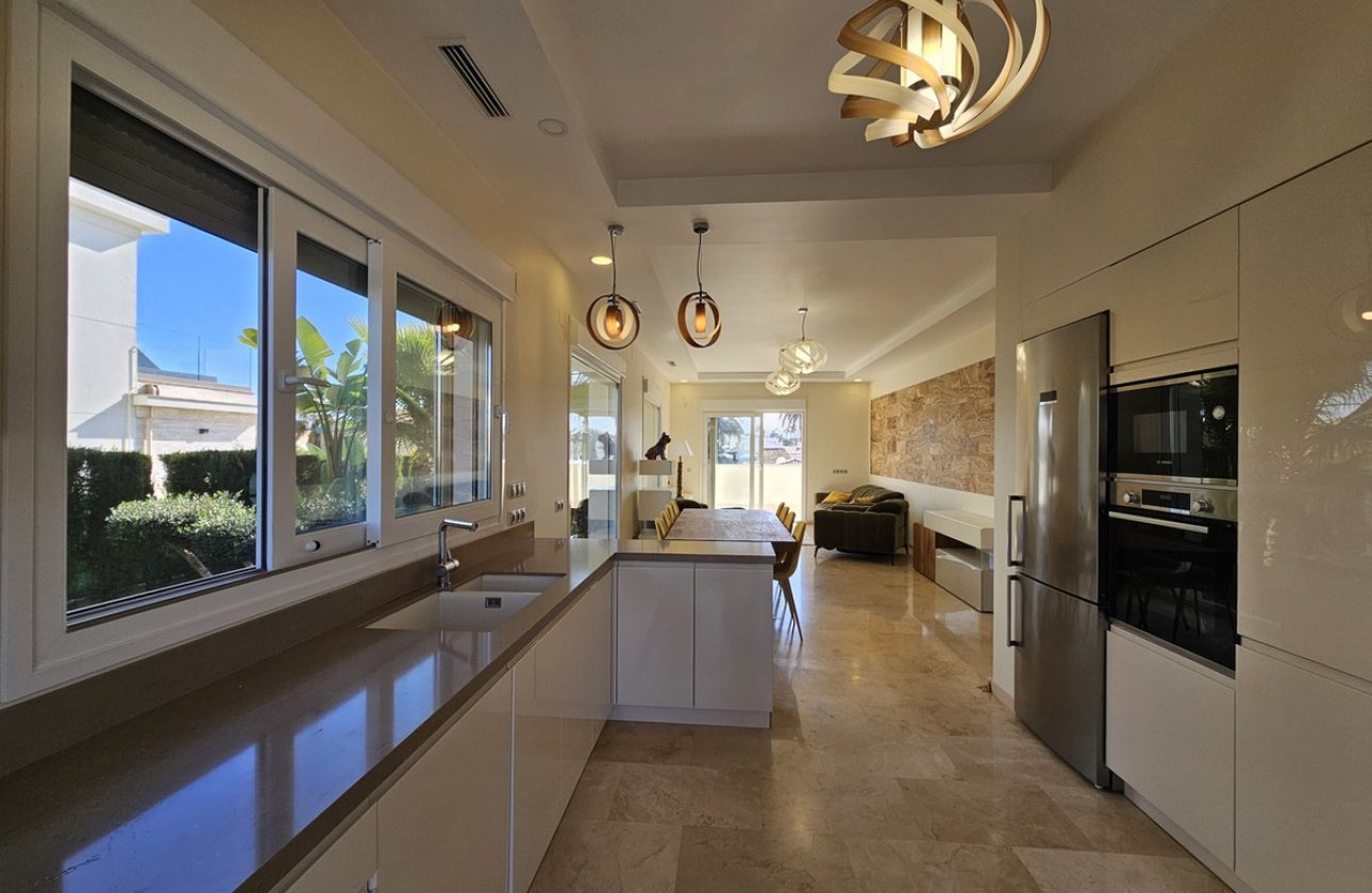 Reventa - Villa -
Orihuela - La Zenia