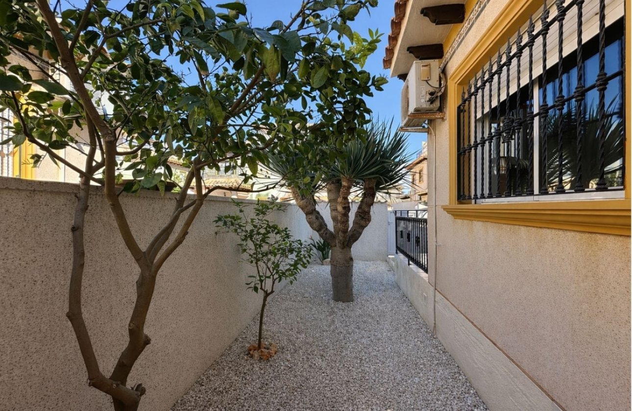 Reventa - Villa -
Orihuela - La Zenia