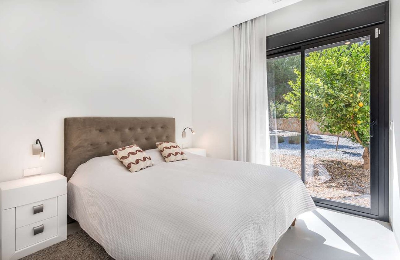 Reventa - Villa -
Orihuela - Las Colinas Golf