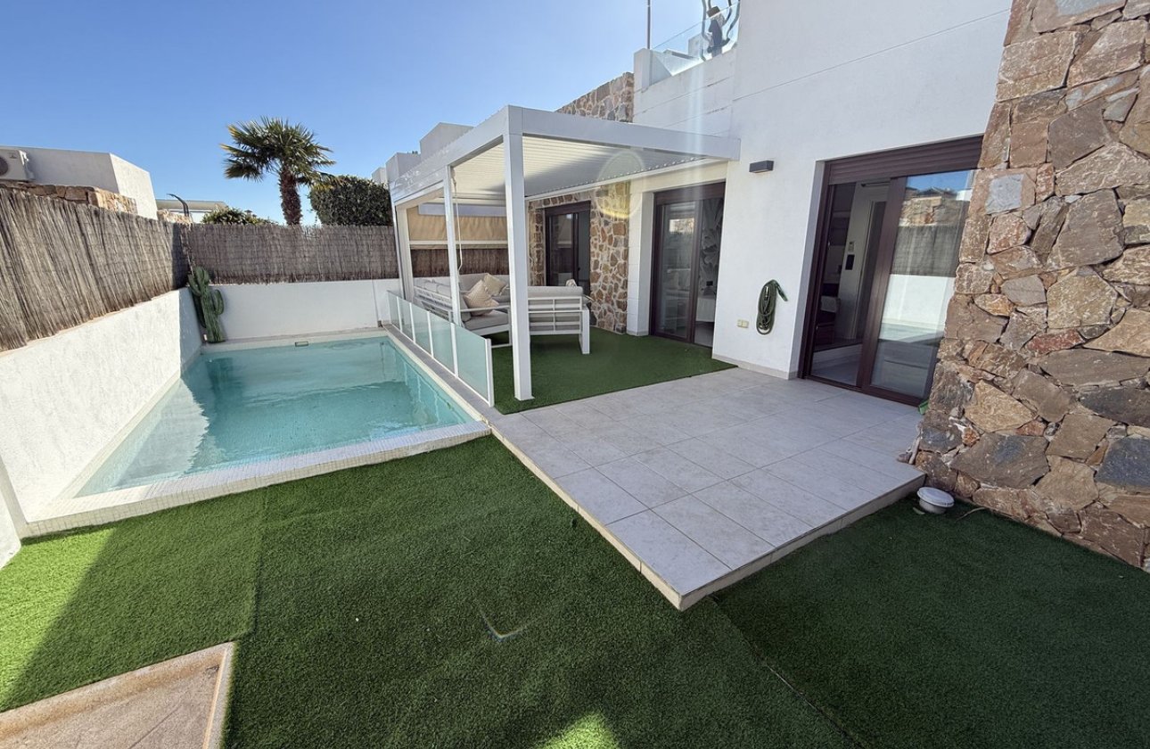 Reventa - Villa -
Orihuela - Lomas de Cabo Roig