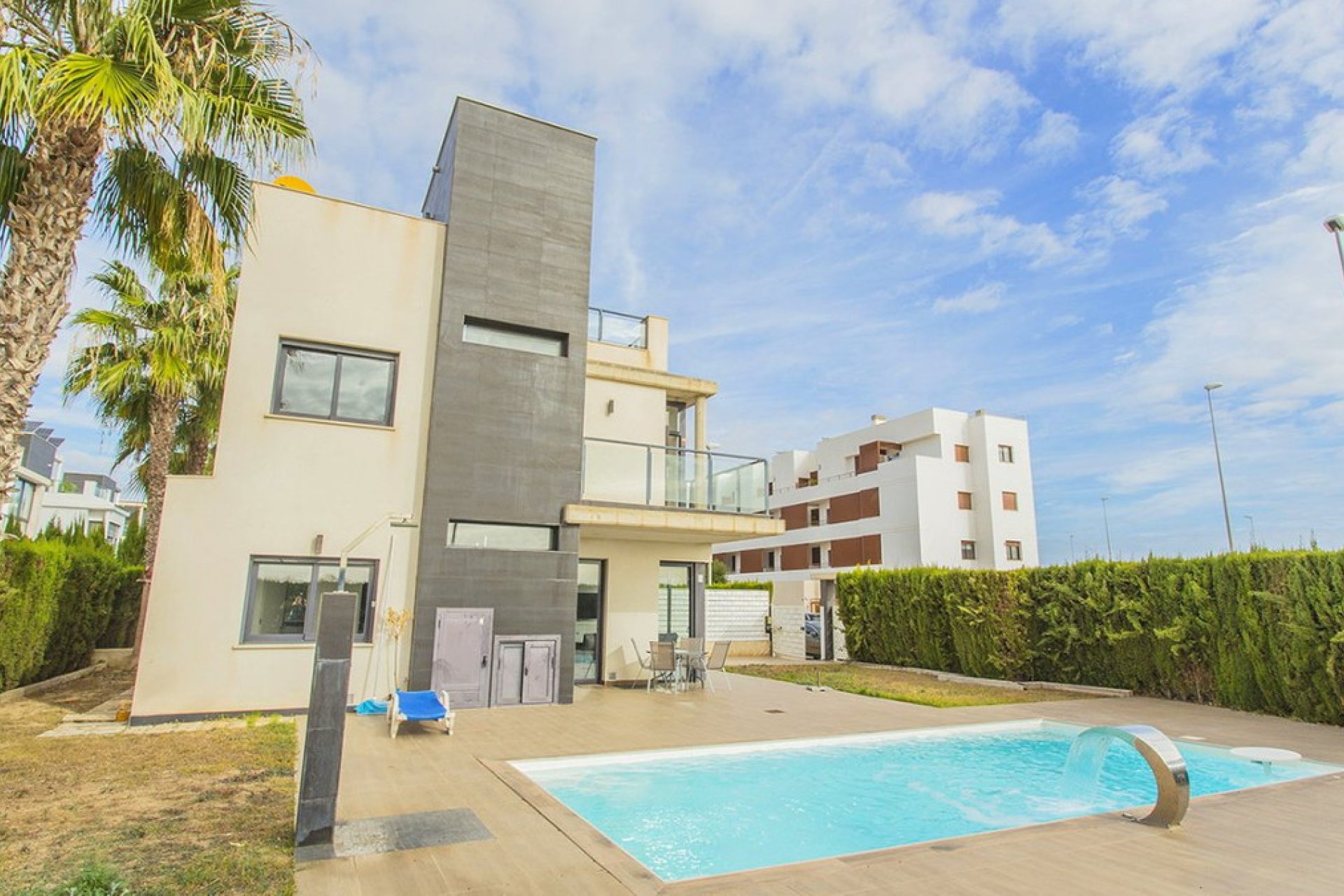 Reventa - Villa -
Orihuela - Lomas de Cabo Roig