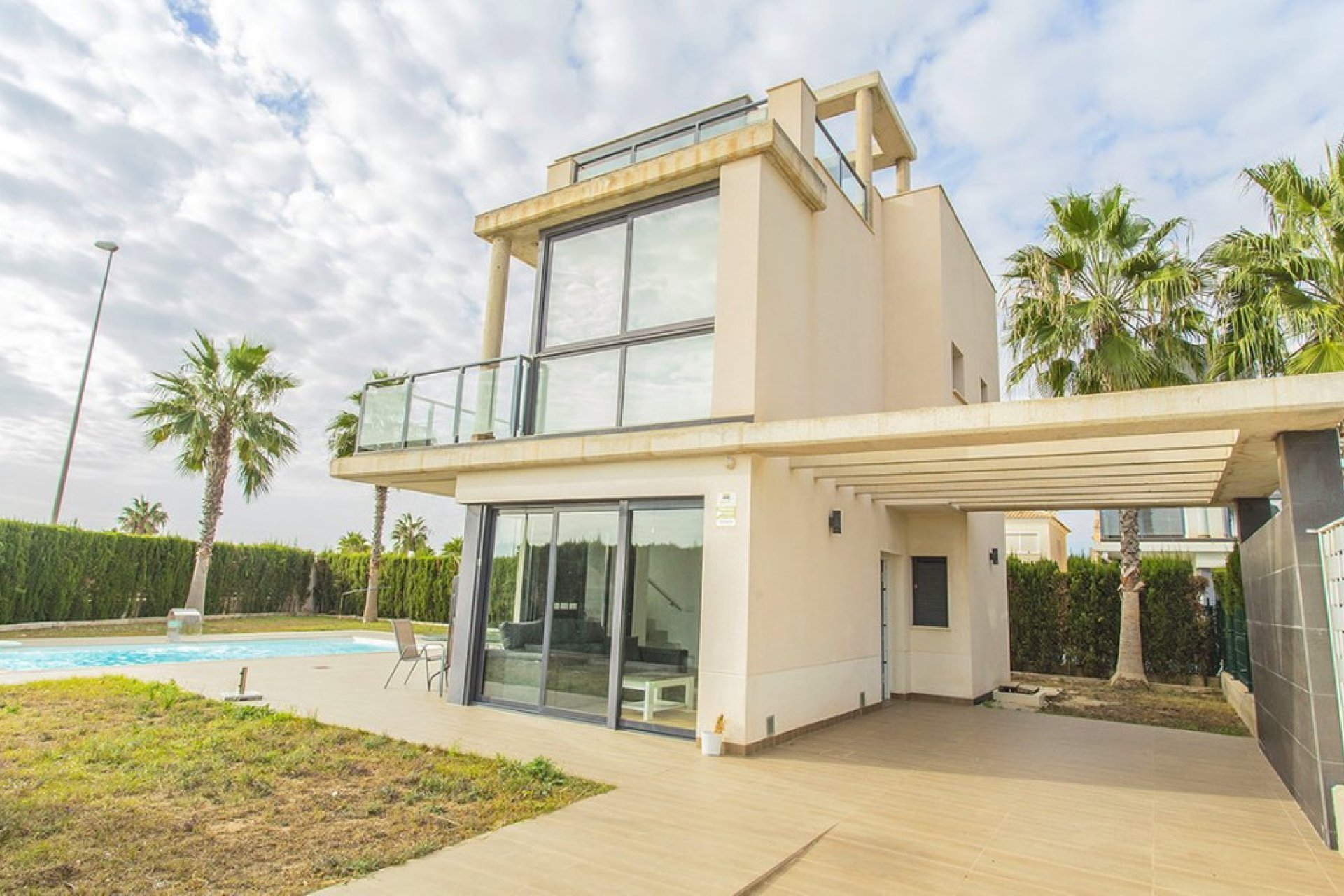 Reventa - Villa -
Orihuela - Lomas de Cabo Roig