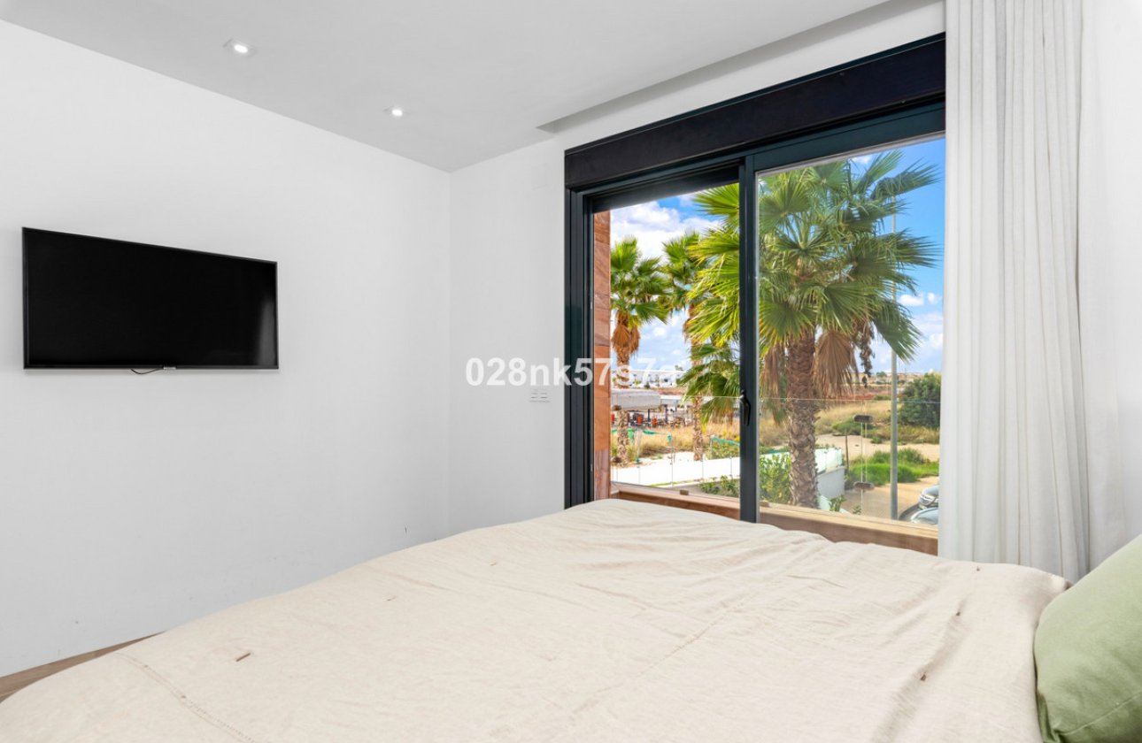 Reventa - Villa -
Orihuela - Lomas de Cabo Roig
