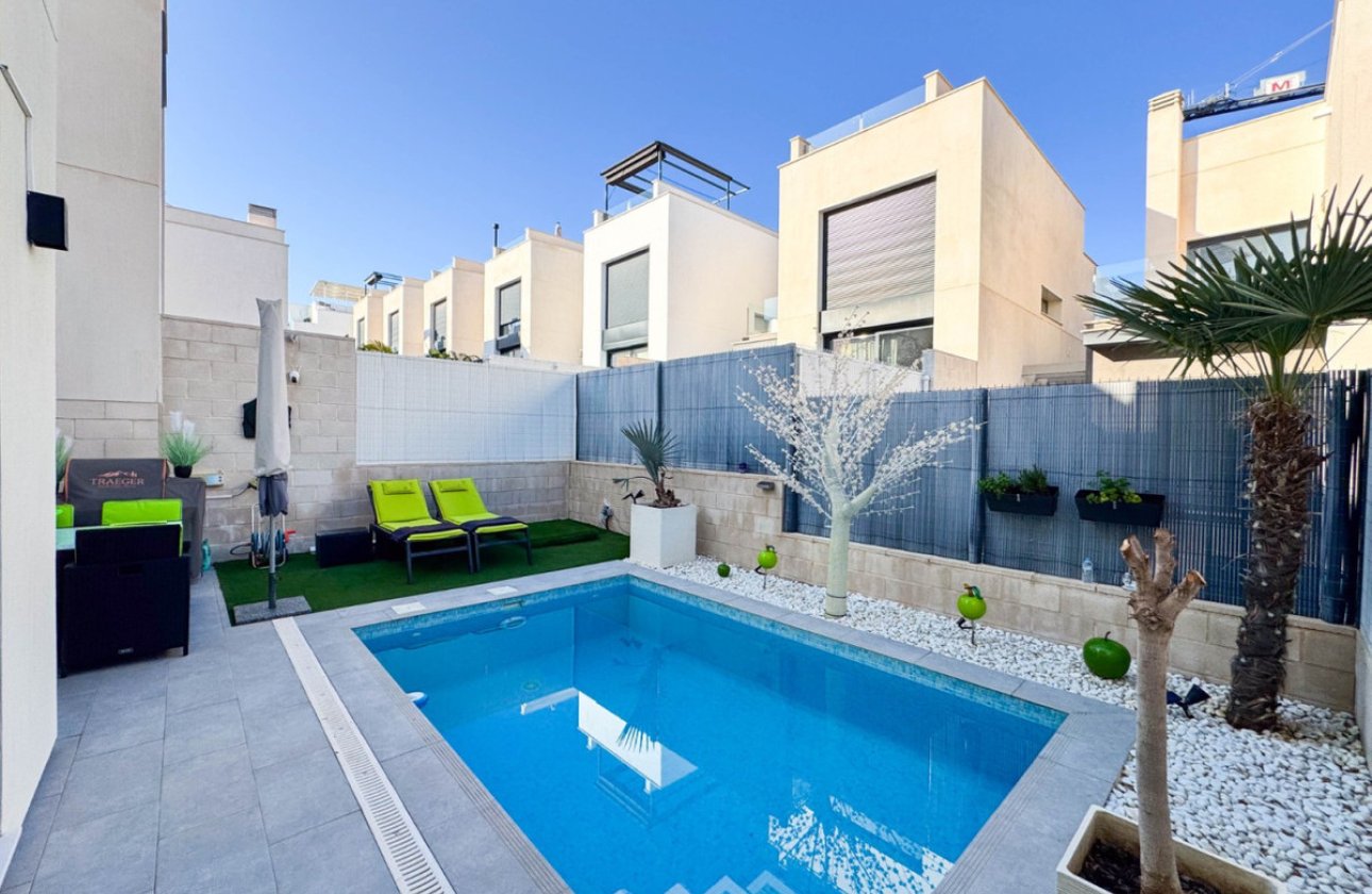 Reventa - Villa -
Orihuela - Los Altos