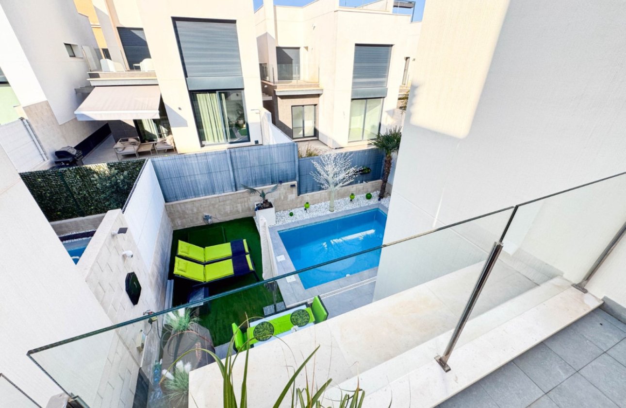 Reventa - Villa -
Orihuela - Los Altos