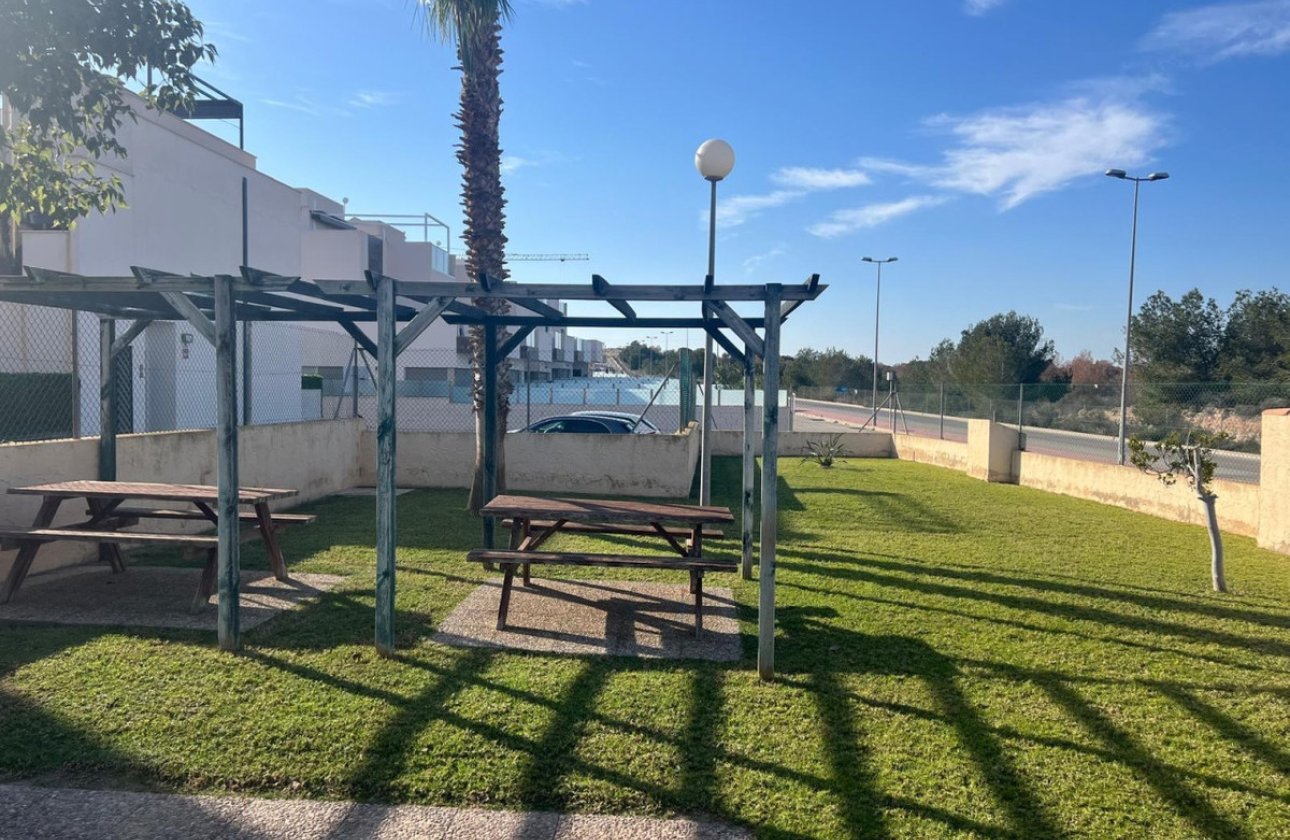 Reventa - Villa -
Orihuela - Los Altos