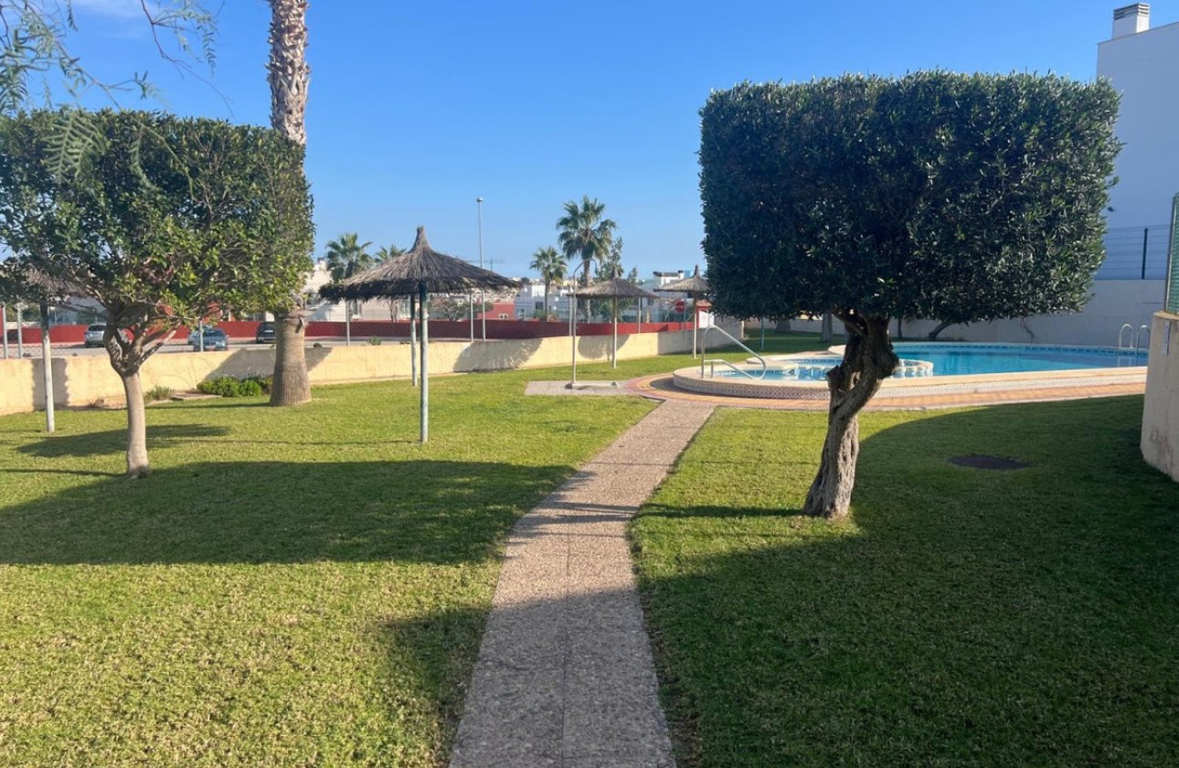 Reventa - Villa -
Orihuela - Los Altos