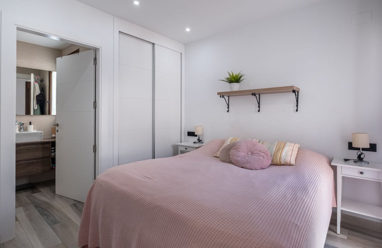 Reventa - Villa -
Orihuela - Los Balcones