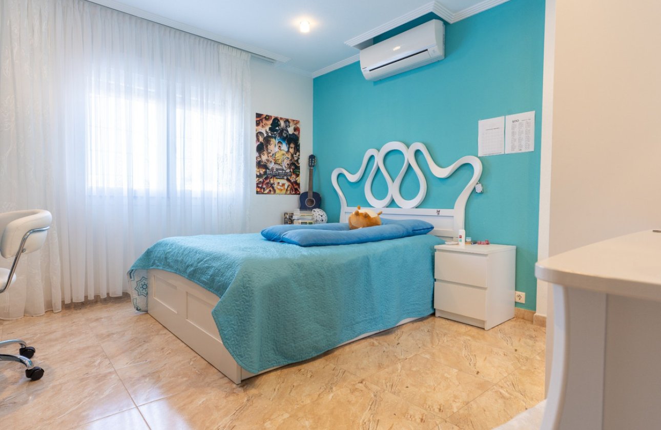 Reventa - Villa -
Orihuela - Los Balcones