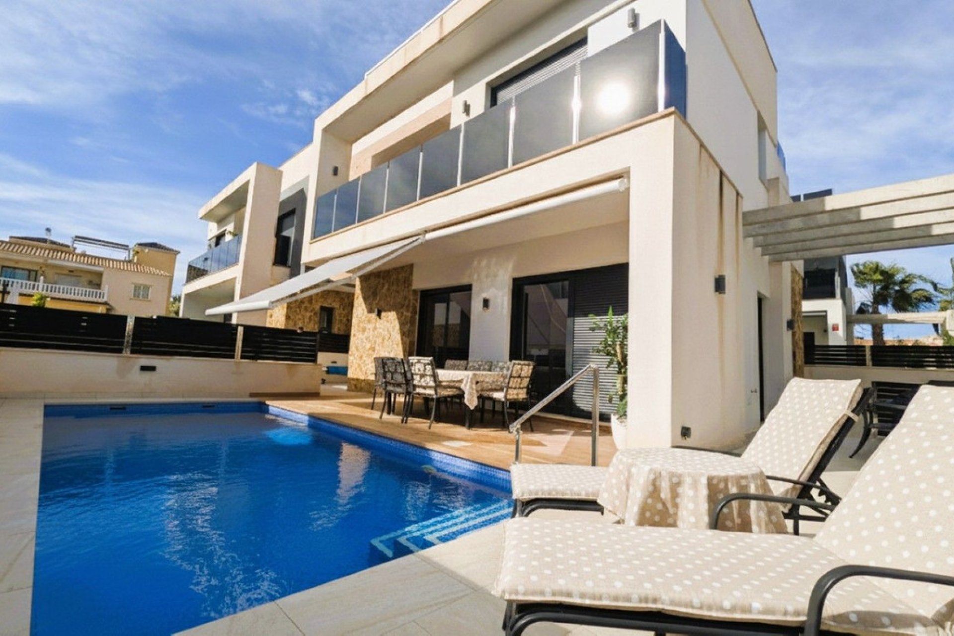 Reventa - Villa -
Orihuela - Los Dolses