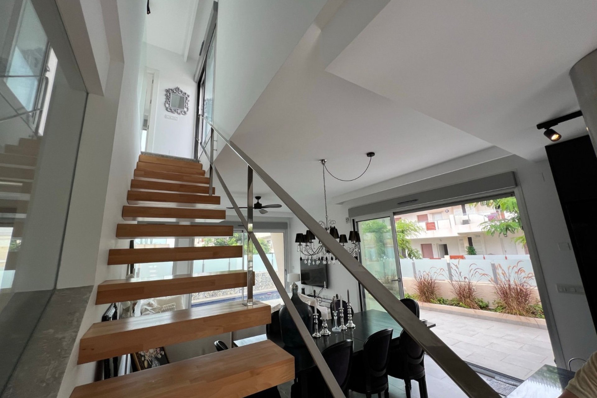 Reventa - Villa -
Orihuela - Mil Palmeras