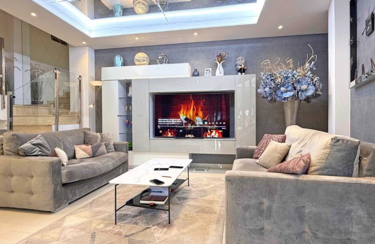 Reventa - Villa -
Orihuela - Villamartin