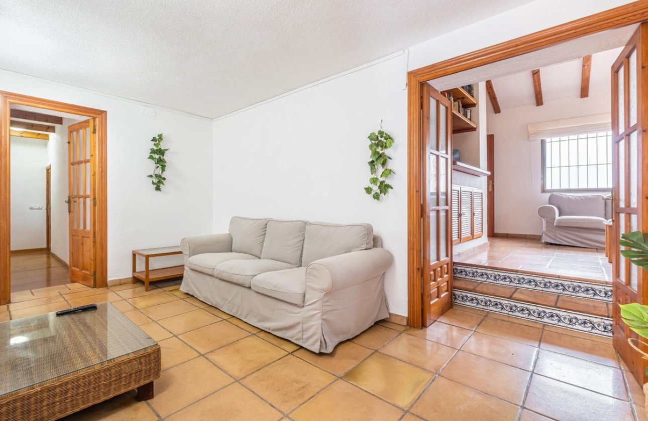 Reventa - Villa -
Polop - Polop Centro