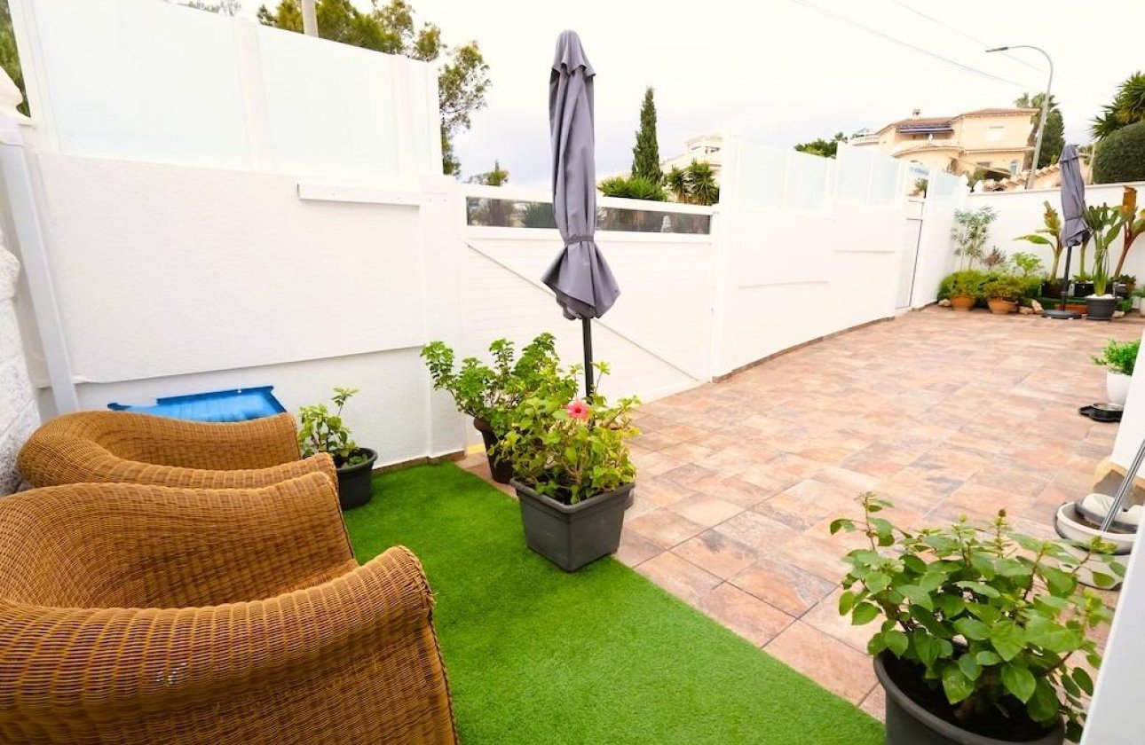 Reventa - Villa -
San Miguel de Salinas - Las filipinas