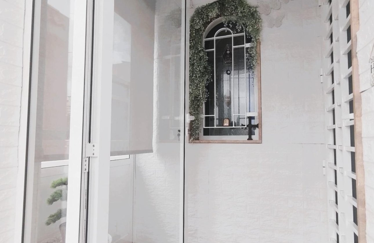 Reventa - Villa -
San Miguel de Salinas - Las filipinas