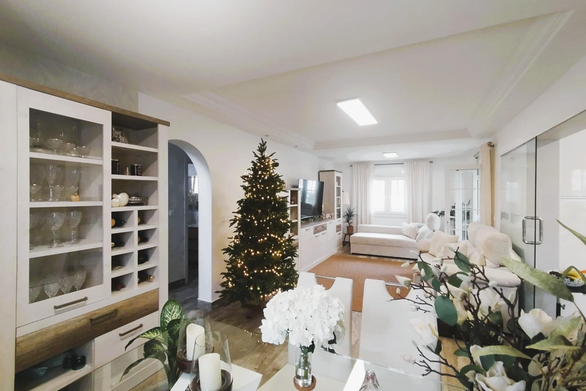 Reventa - Villa -
San Miguel de Salinas - Las filipinas