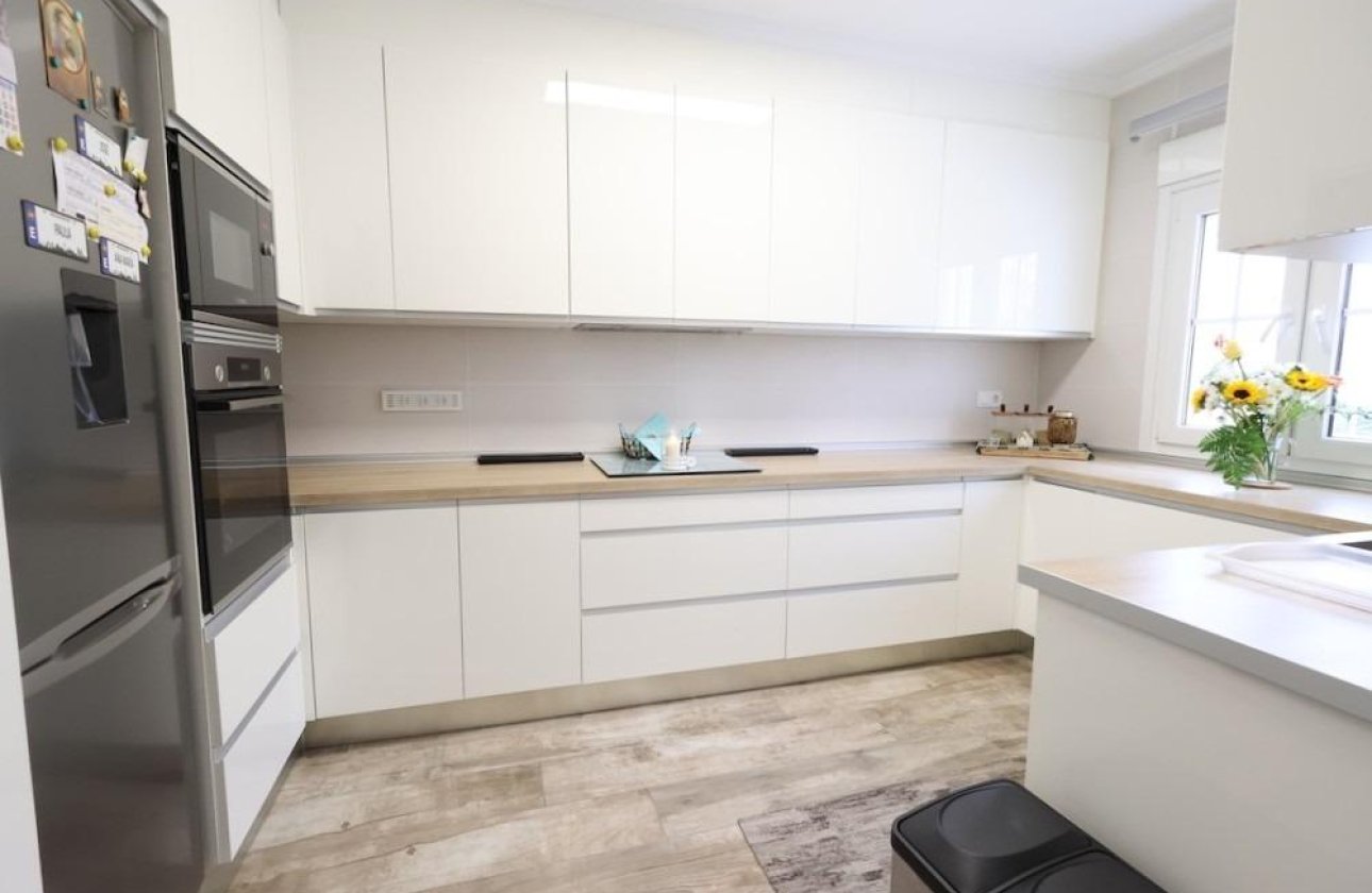 Reventa - Villa -
San Miguel de Salinas - Las filipinas