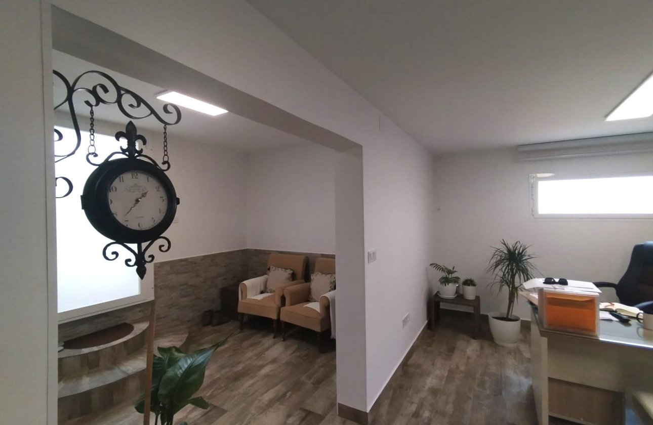 Reventa - Villa -
San Miguel de Salinas - Las filipinas