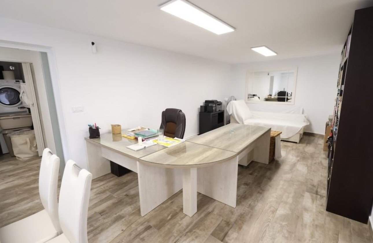 Reventa - Villa -
San Miguel de Salinas - Las filipinas