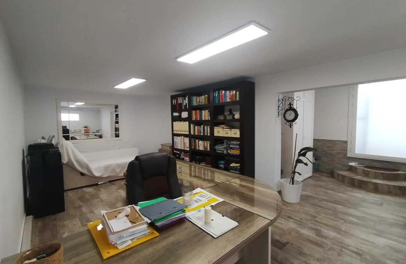 Reventa - Villa -
San Miguel de Salinas - Las filipinas