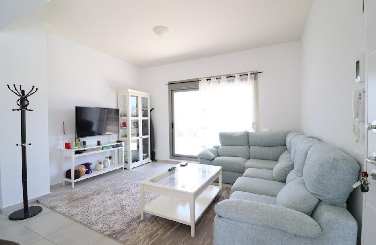 Reventa - Villa -
San Miguel de Salinas - Urbanizaciones