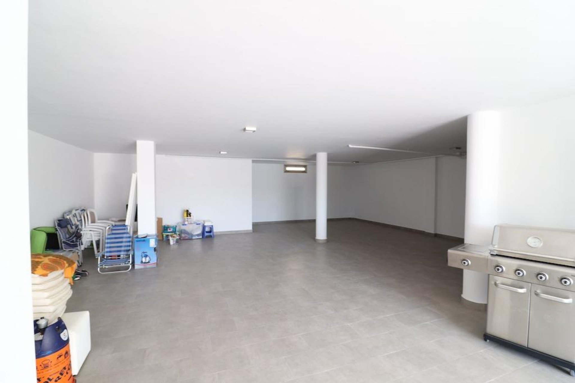 Reventa - Villa -
San Miguel de Salinas - Urbanizaciones