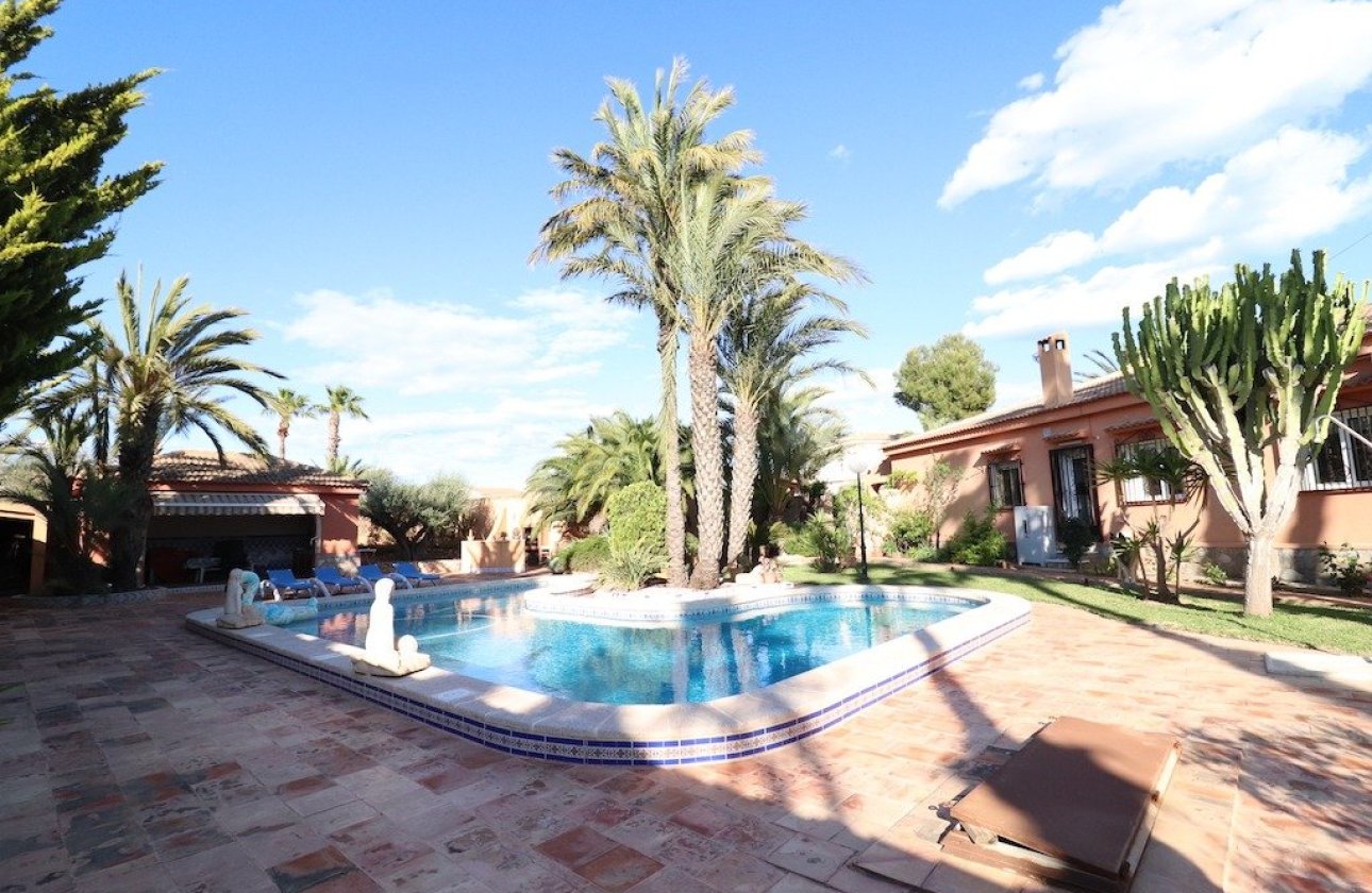 Reventa - Villa -
Torrevieja - El chaparral