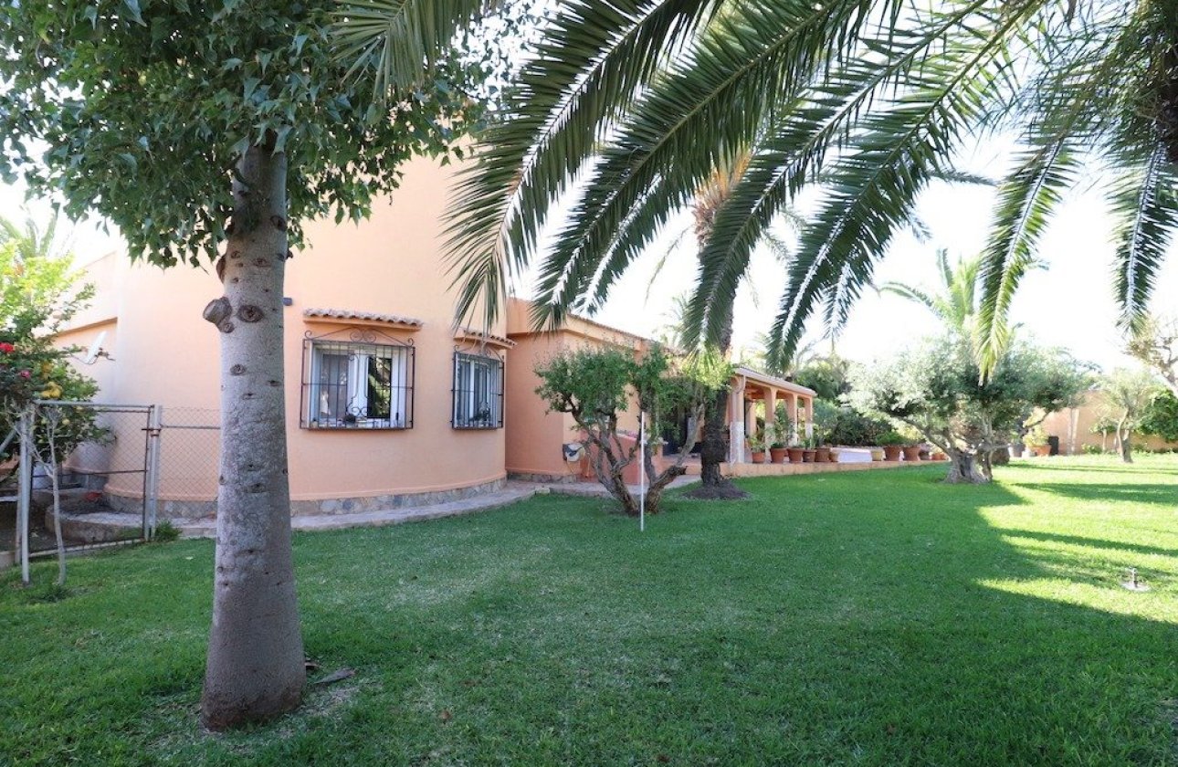 Reventa - Villa -
Torrevieja - El chaparral