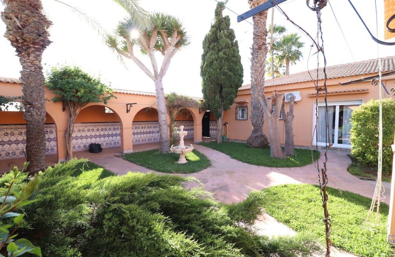 Reventa - Villa -
Torrevieja - El chaparral