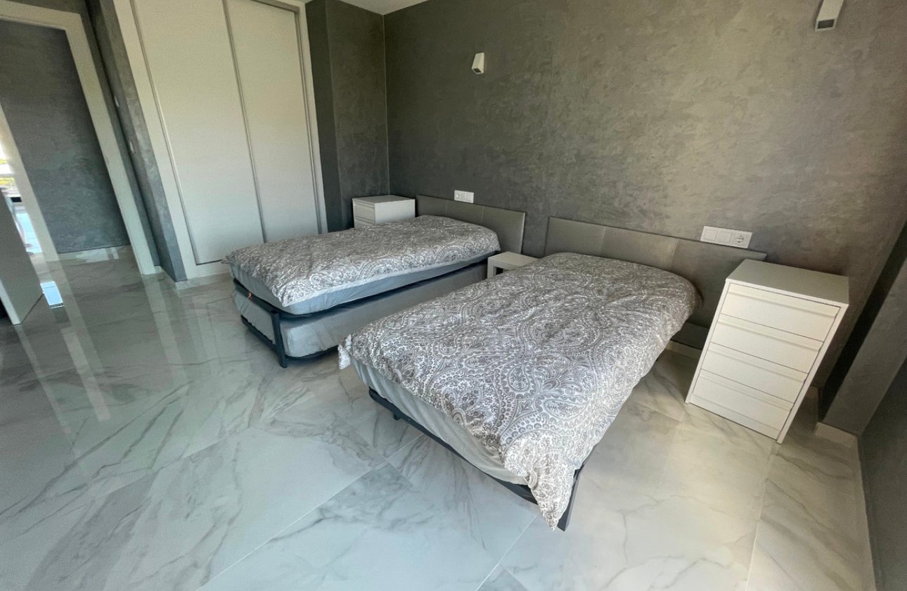 Reventa - Villa -
Torrevieja - La Mata