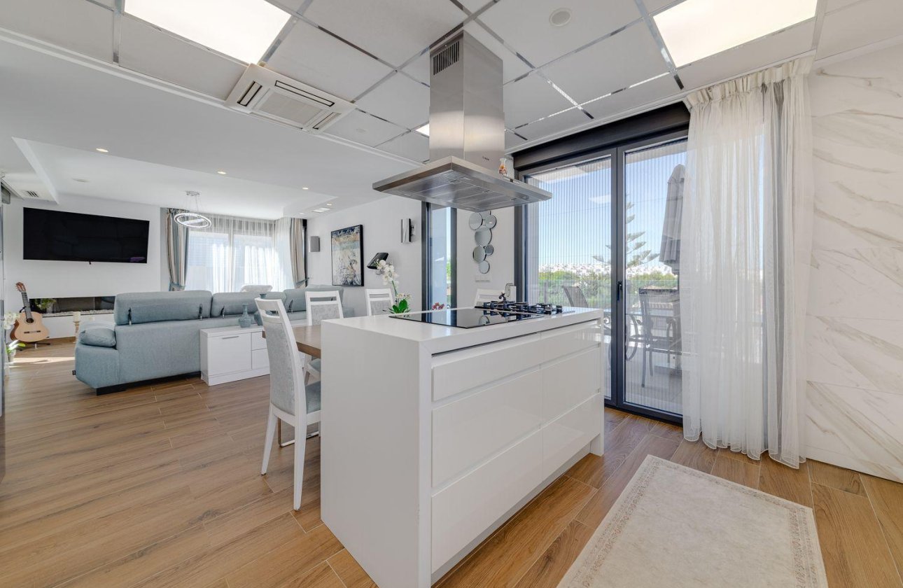 Reventa - Villa -
Torrevieja - Los Balcones