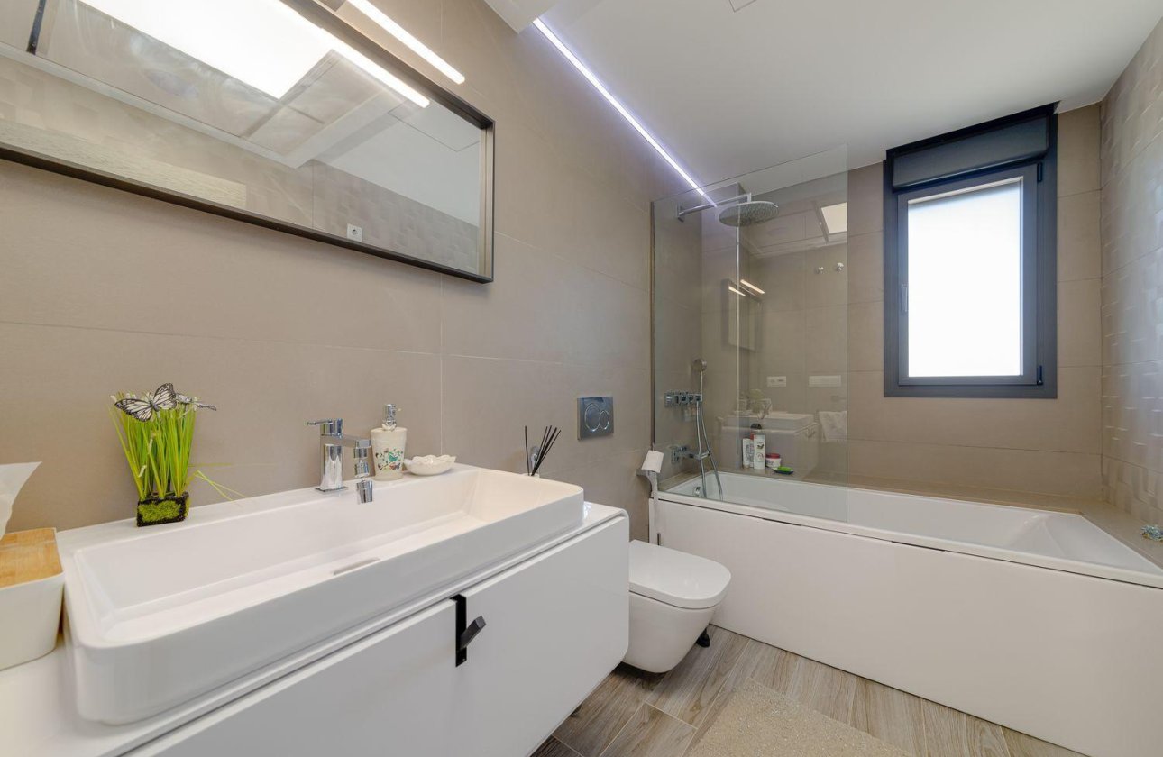 Reventa - Villa -
Torrevieja - Los Balcones