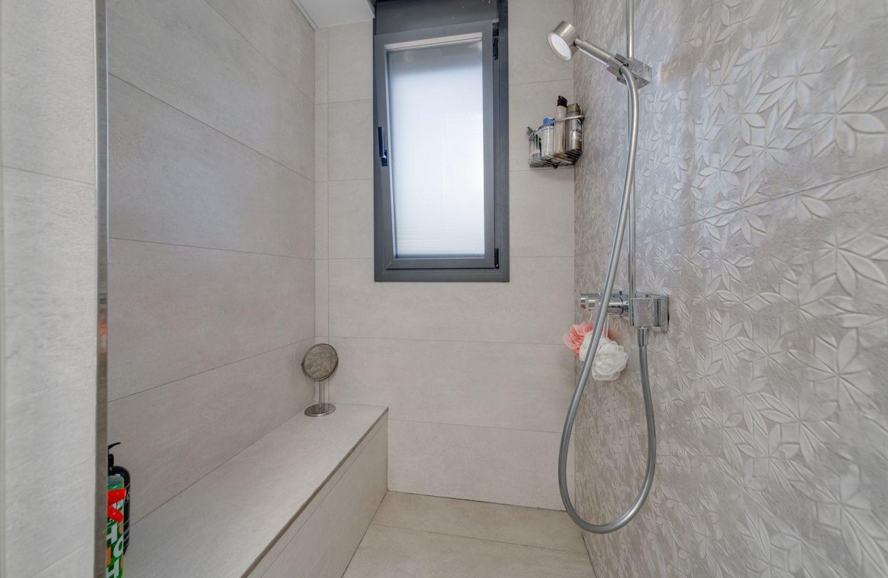 Reventa - Villa -
Torrevieja - Los Balcones