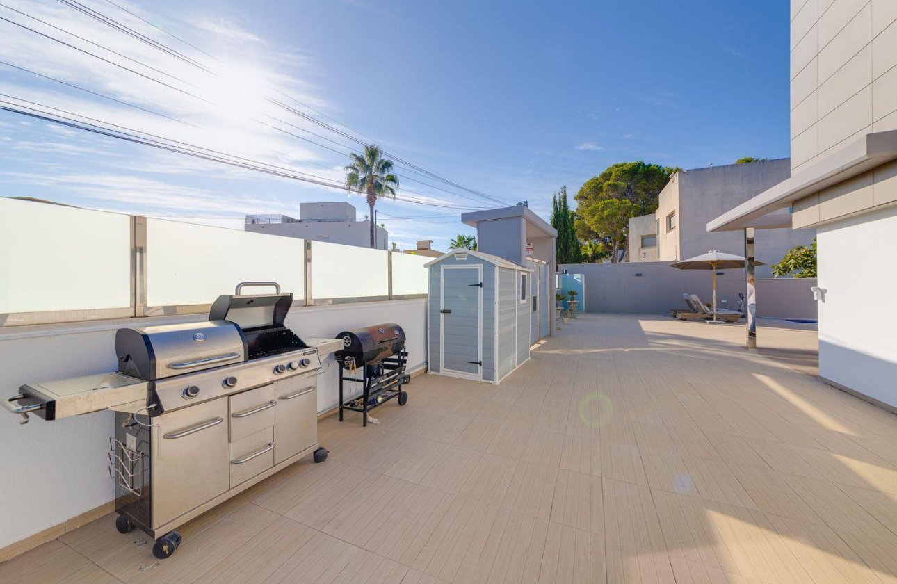 Reventa - Villa -
Torrevieja - Los Balcones
