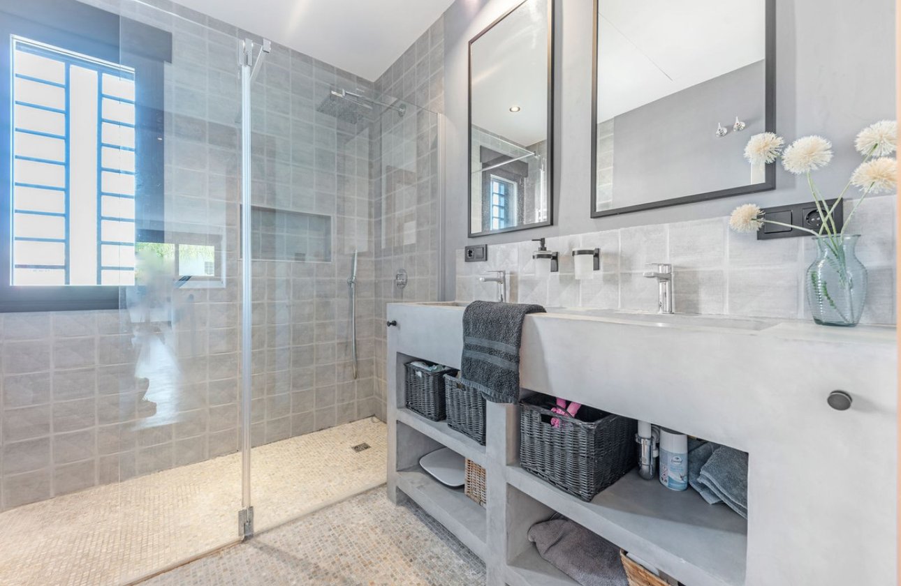 Reventa - Villa -
Villena - San Juan