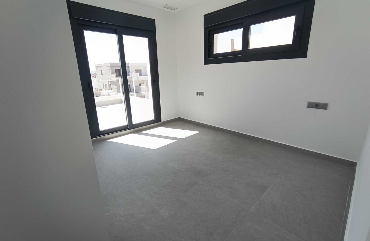 Új építés - detached -
Daya Nueva