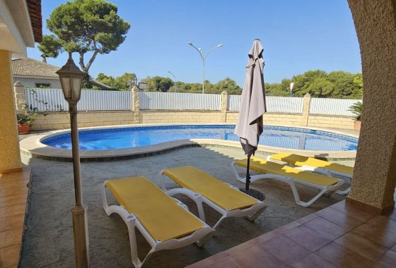 Villa - Használt ingatlanok - Orihuela - Campoamor