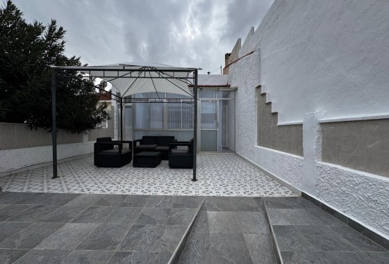 Villa - Használt ingatlanok - Torrevieja - Torrevieja Centro