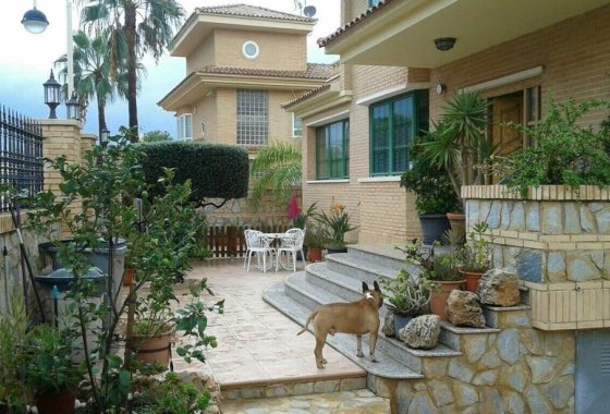 Villa - Resale - Benidorm - Benidorm Centro