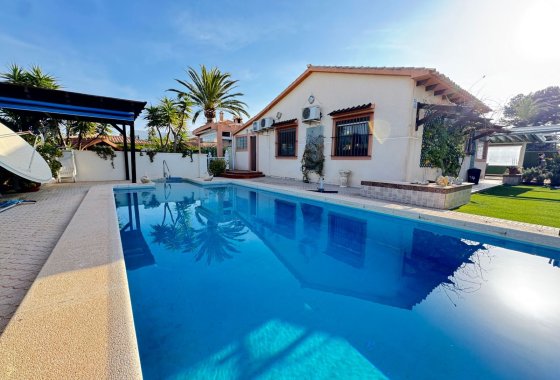 Villa - Resale - Cabo Roig -
                Cabo Roig