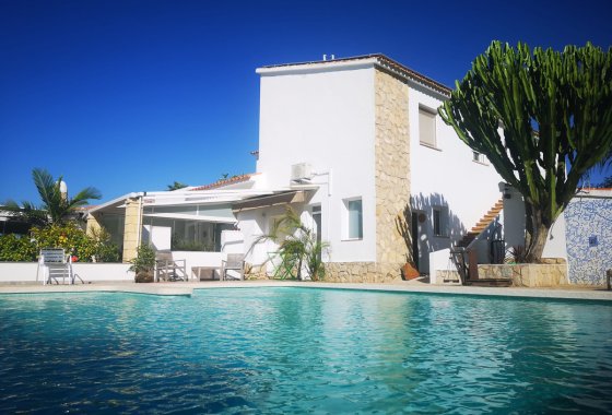 Villa - Resale - Denia - Denia Centro