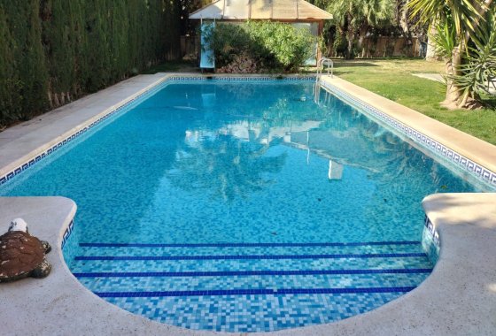 Villa - Resale - Elda -
                Elda Centro